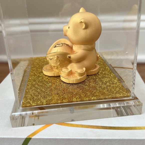 Cathay Bank Gold Plated 2019 Pig - Picture 3 of 8